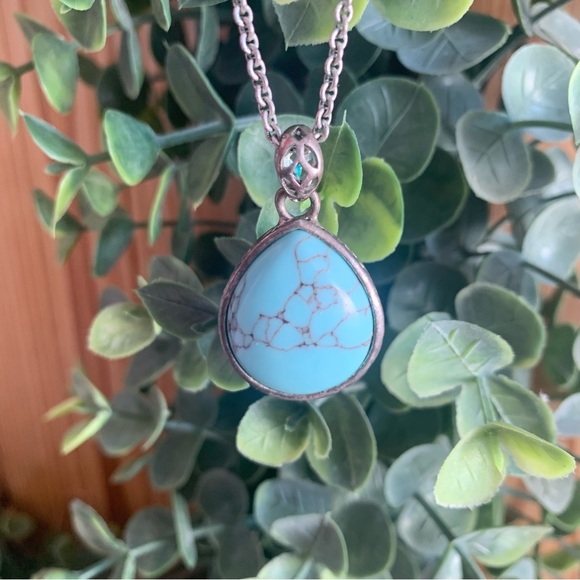 ✨PRICE DROP ✨ Fossil Turquoise Pendant Necklace - Picture 8 of 10